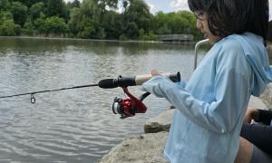 My niece (Emilyn)'s first time fishing. Markham, Ontario. Recreation. Emmanuel Thomas.